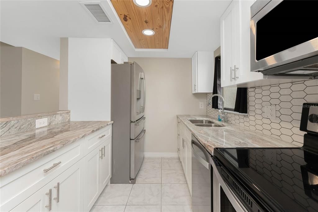 待售: $215,000 (2 贝兹, 2 浴室, 1200 平方英尺)