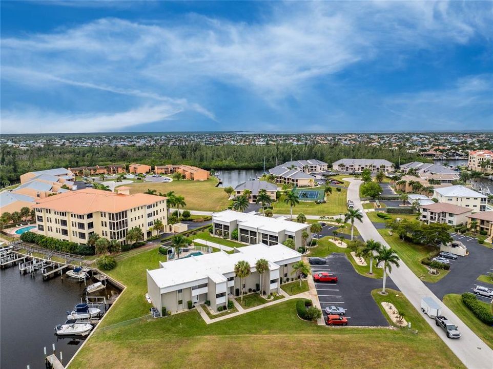 待售: $215,000 (2 贝兹, 2 浴室, 1200 平方英尺)