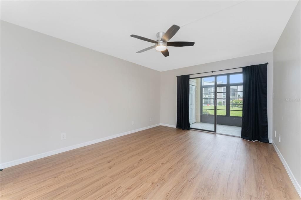 待售: $215,000 (2 贝兹, 2 浴室, 1200 平方英尺)