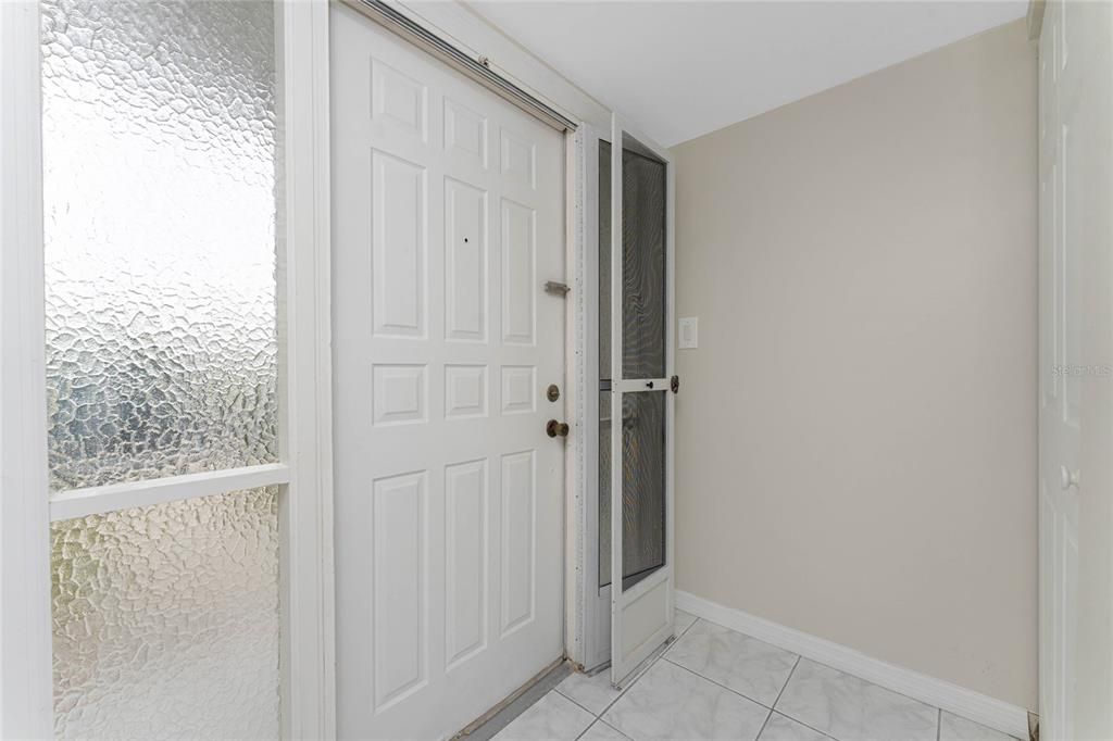 待售: $215,000 (2 贝兹, 2 浴室, 1200 平方英尺)