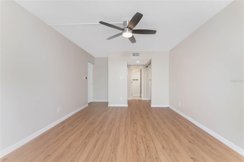 待售: $215,000 (2 贝兹, 2 浴室, 1200 平方英尺)