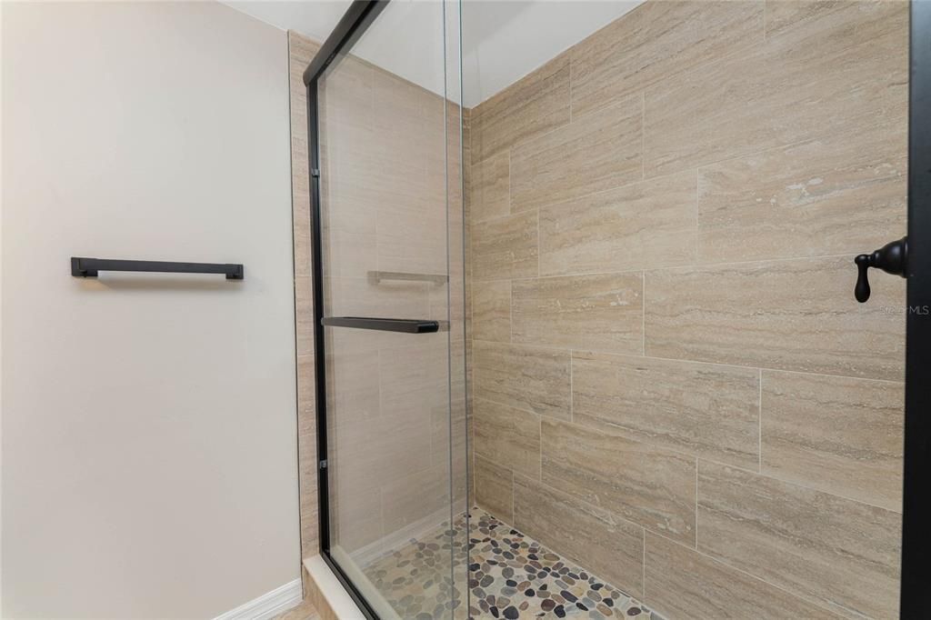 待售: $215,000 (2 贝兹, 2 浴室, 1200 平方英尺)