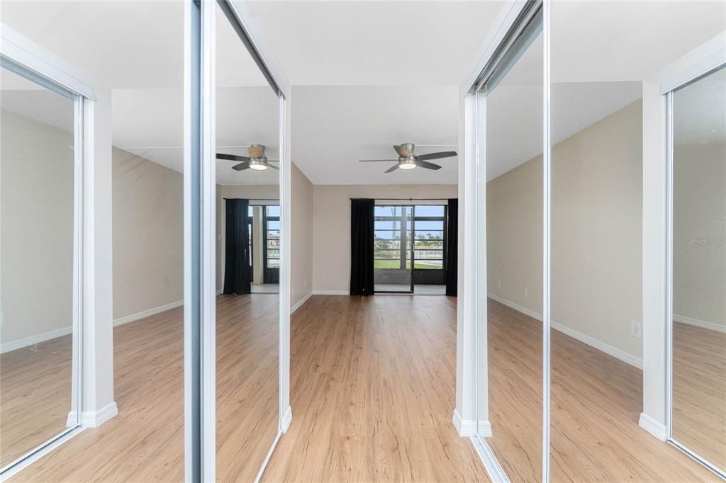 待售: $215,000 (2 贝兹, 2 浴室, 1200 平方英尺)