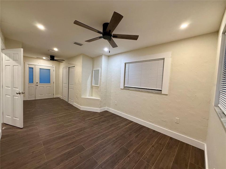 待售: $374,999 (2 贝兹, 2 浴室, 1171 平方英尺)