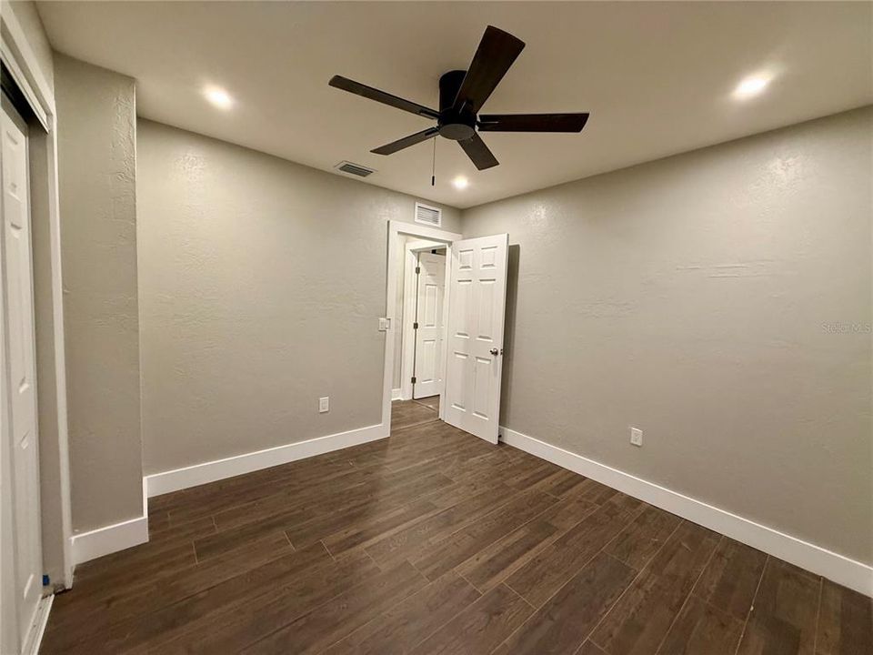 待售: $374,999 (2 贝兹, 2 浴室, 1171 平方英尺)