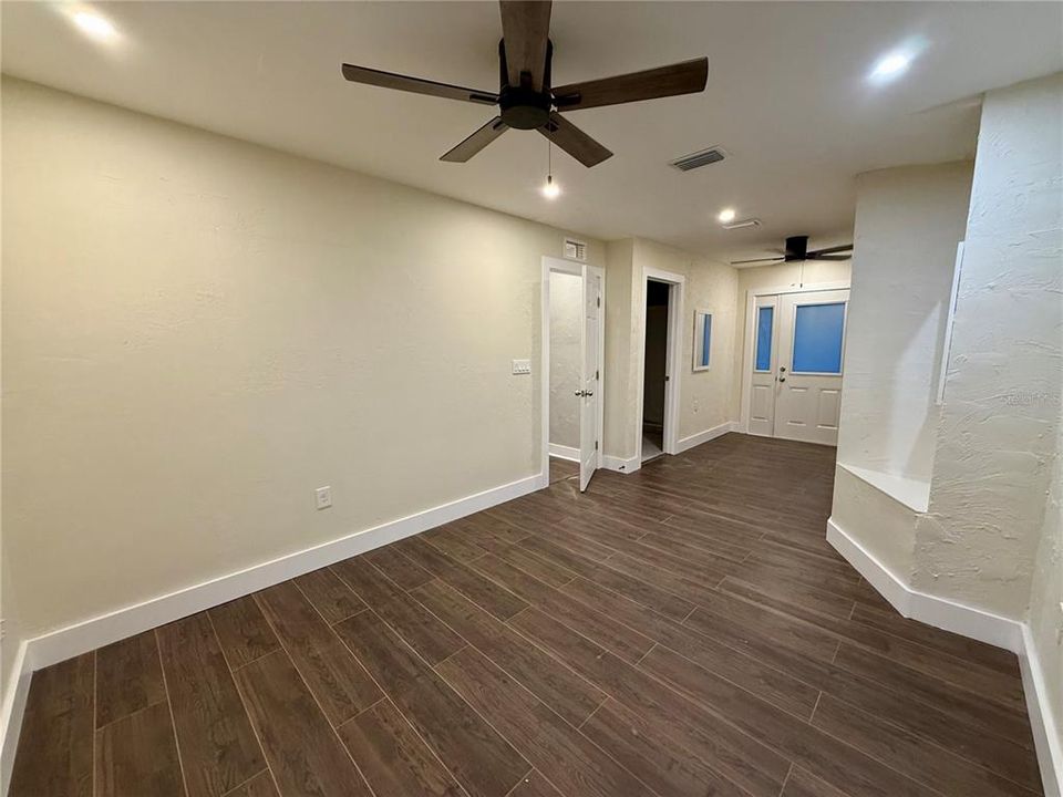 待售: $374,999 (2 贝兹, 2 浴室, 1171 平方英尺)