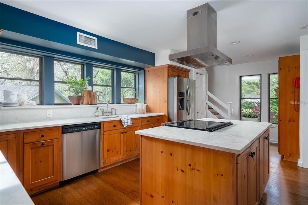 For Rent: $3,300 (4 beds, 3 baths, 3062 Square Feet)