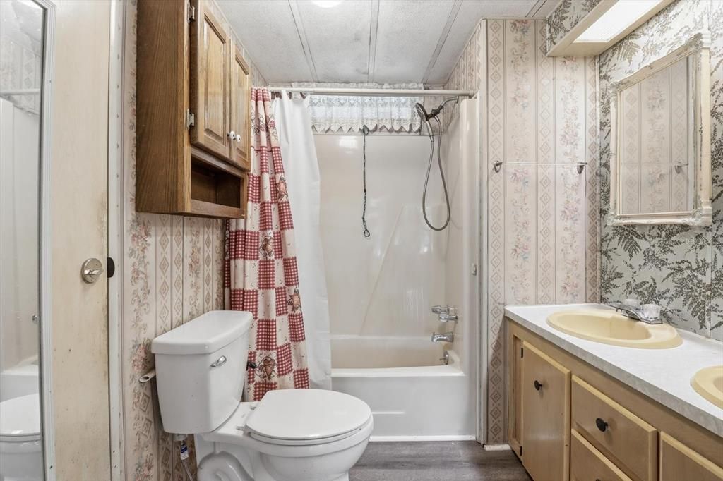 待售: $125,000 (2 贝兹, 2 浴室, 856 平方英尺)