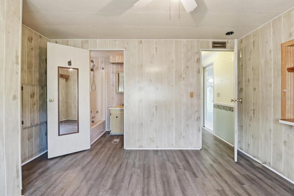 待售: $125,000 (2 贝兹, 2 浴室, 856 平方英尺)