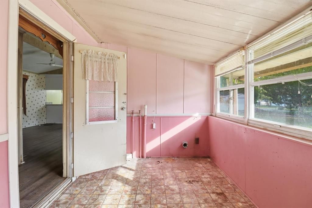 待售: $125,000 (2 贝兹, 2 浴室, 856 平方英尺)