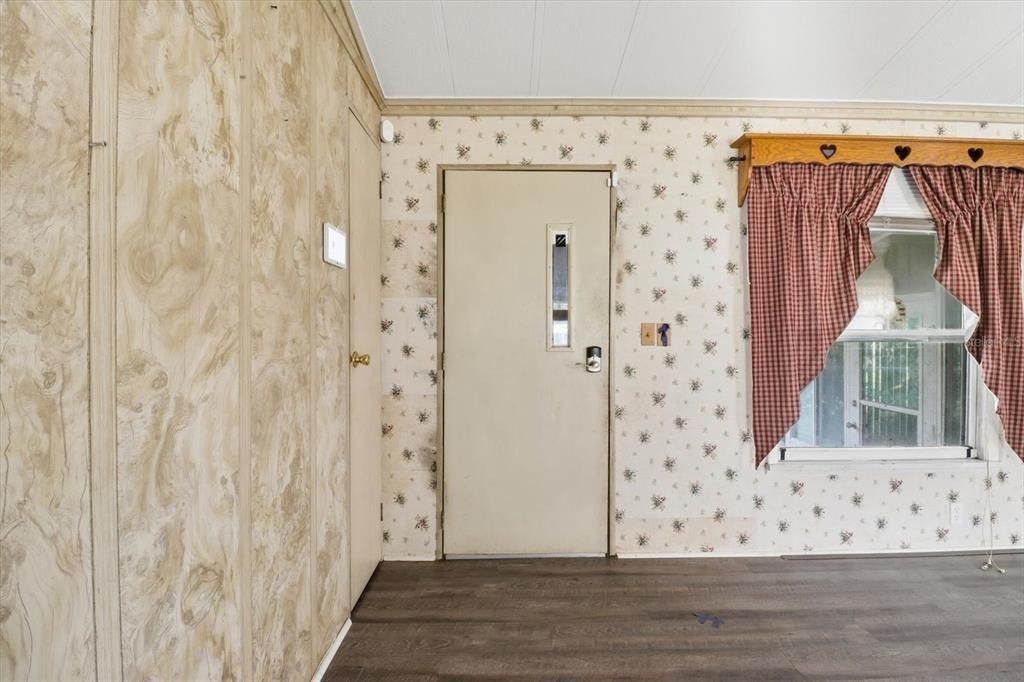 待售: $125,000 (2 贝兹, 2 浴室, 856 平方英尺)