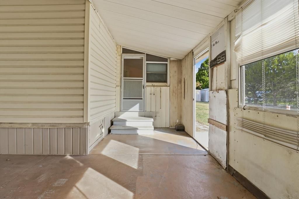 待售: $125,000 (2 贝兹, 2 浴室, 856 平方英尺)