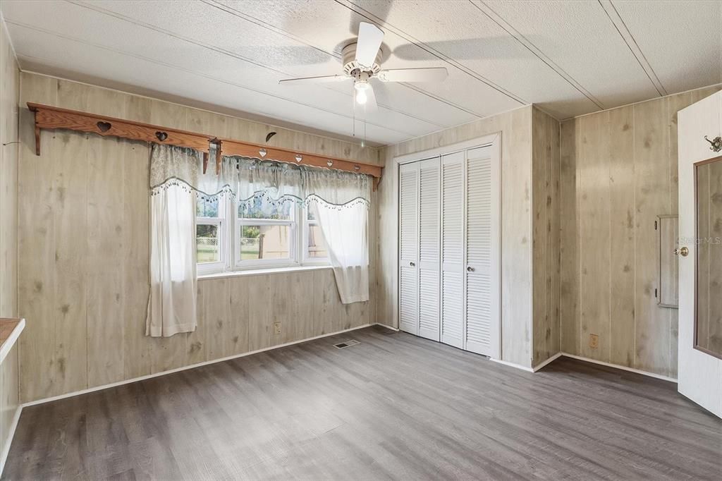 待售: $125,000 (2 贝兹, 2 浴室, 856 平方英尺)