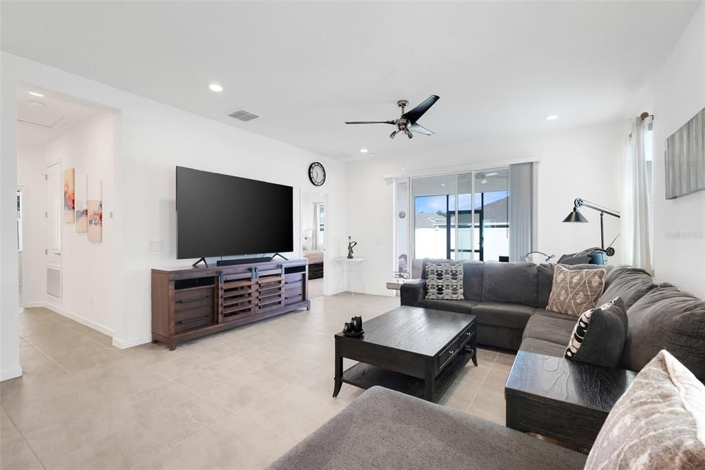 For Sale: $419,000 (4 beds, 3 baths, 2359 Square Feet)