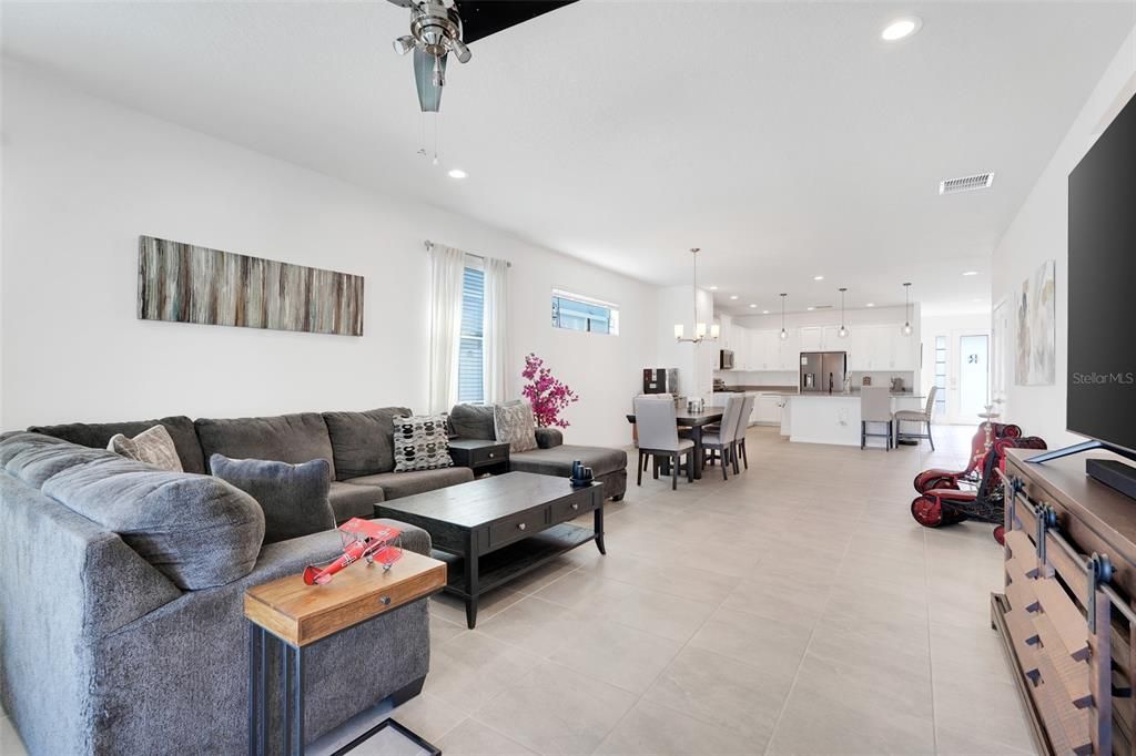 For Sale: $419,000 (4 beds, 3 baths, 2359 Square Feet)