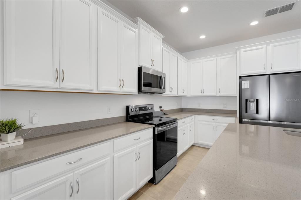 For Sale: $419,000 (4 beds, 3 baths, 2359 Square Feet)