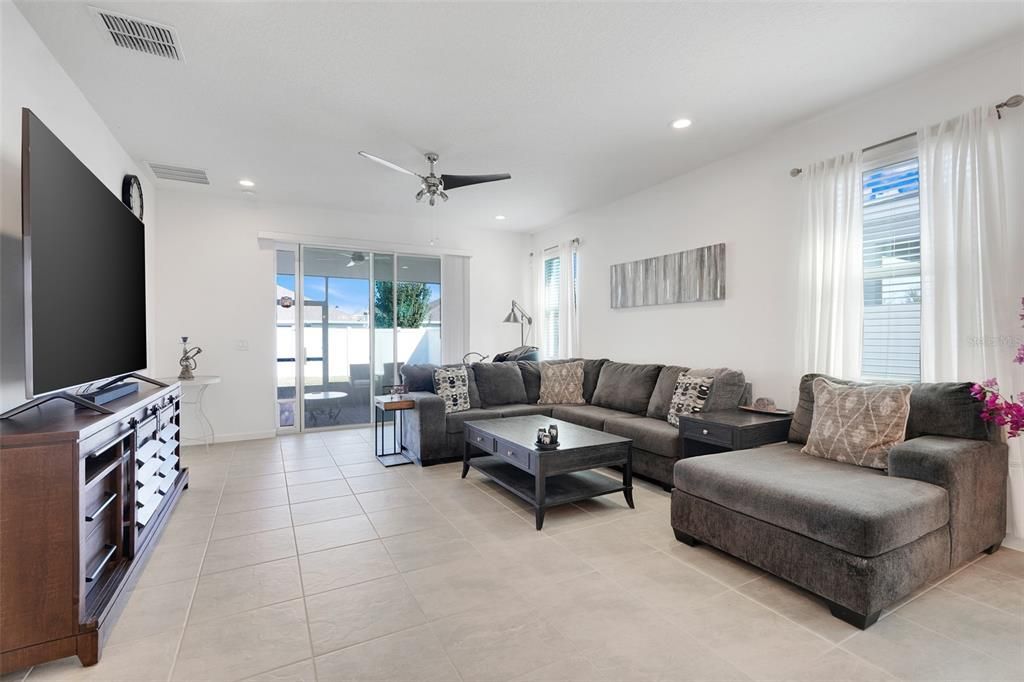 For Sale: $419,000 (4 beds, 3 baths, 2359 Square Feet)