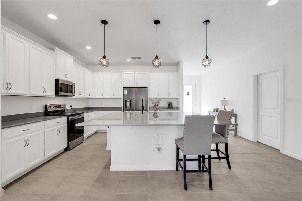 For Sale: $419,000 (4 beds, 3 baths, 2359 Square Feet)