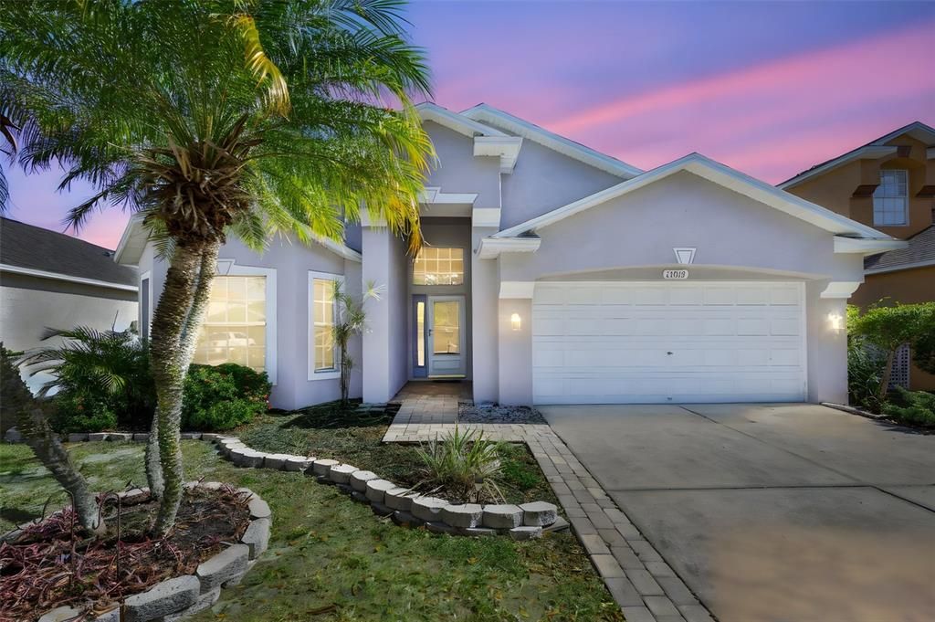 En Venta: $389,000 (4 camas, 3 baños, 1808 Pies cuadrados)