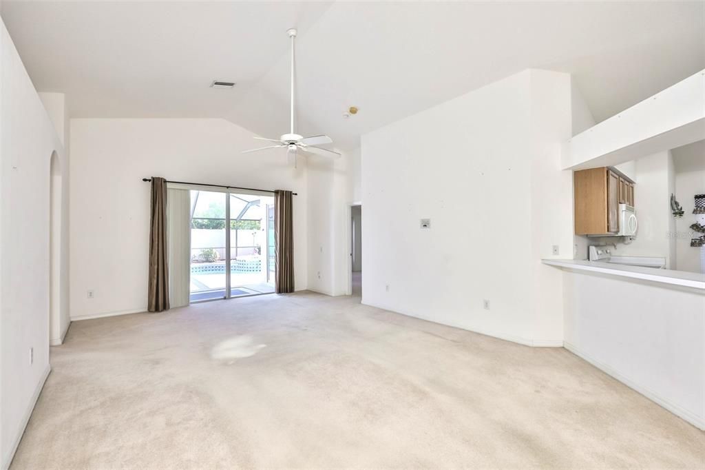 En Venta: $389,000 (4 camas, 3 baños, 1808 Pies cuadrados)