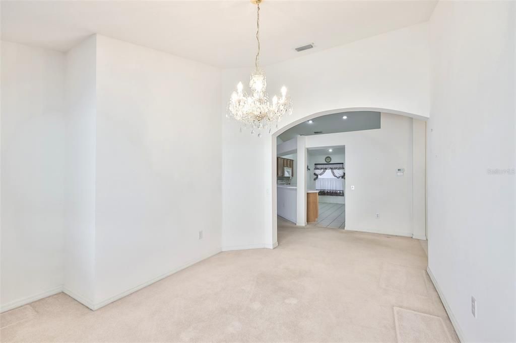 En Venta: $389,000 (4 camas, 3 baños, 1808 Pies cuadrados)