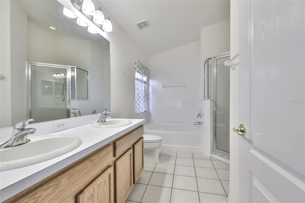 En Venta: $389,000 (4 camas, 3 baños, 1808 Pies cuadrados)