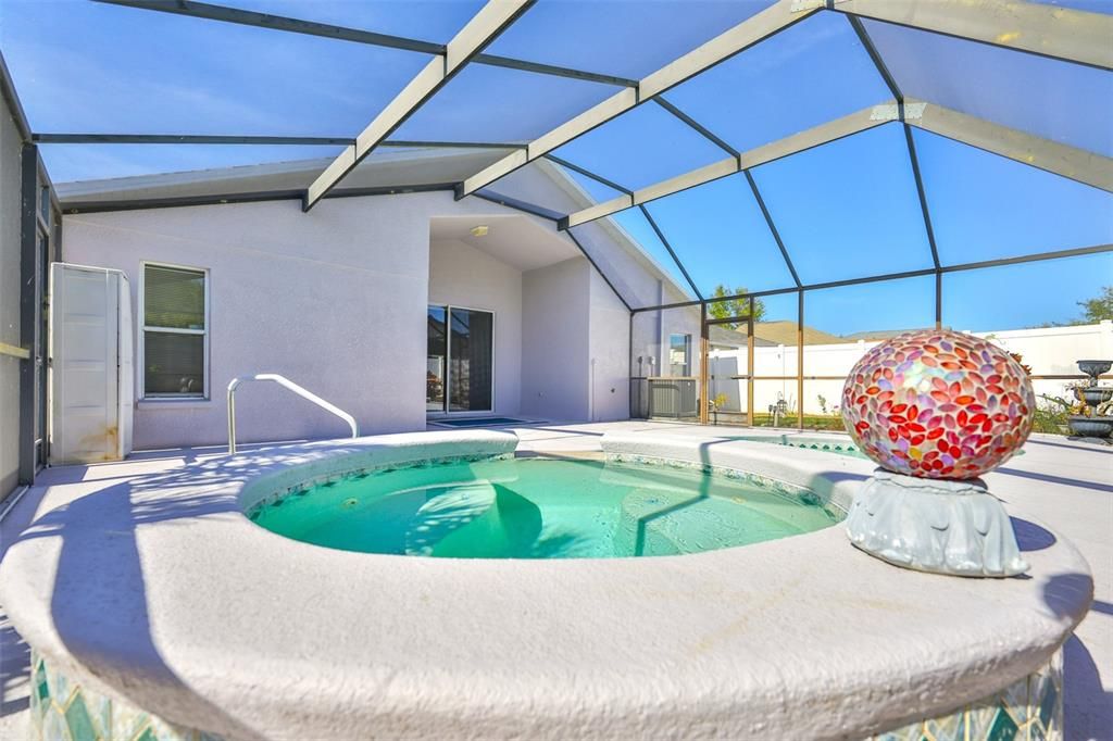 En Venta: $389,000 (4 camas, 3 baños, 1808 Pies cuadrados)