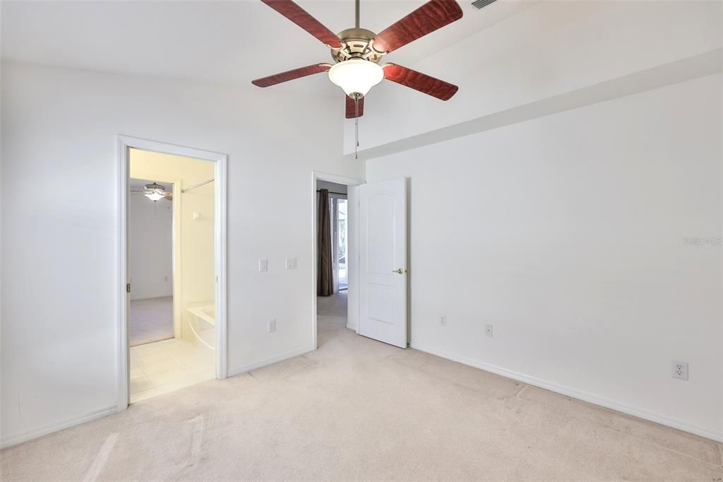 En Venta: $389,000 (4 camas, 3 baños, 1808 Pies cuadrados)