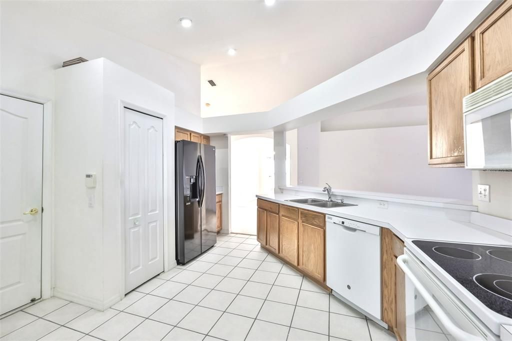 En Venta: $389,000 (4 camas, 3 baños, 1808 Pies cuadrados)