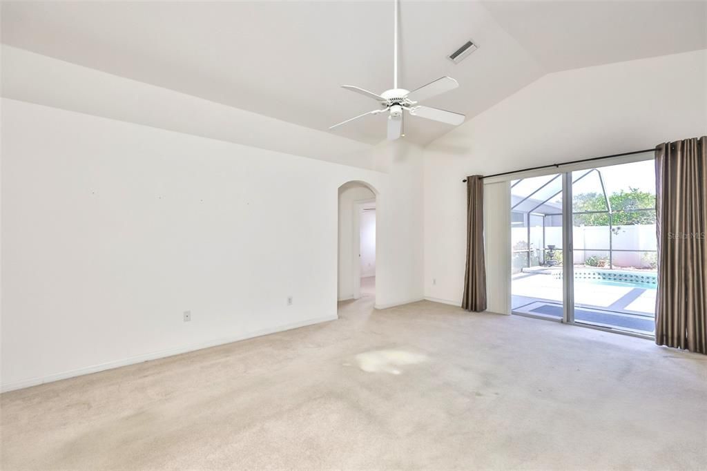 En Venta: $389,000 (4 camas, 3 baños, 1808 Pies cuadrados)