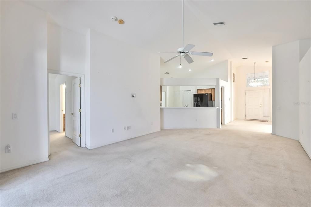 En Venta: $389,000 (4 camas, 3 baños, 1808 Pies cuadrados)