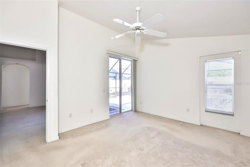 En Venta: $389,000 (4 camas, 3 baños, 1808 Pies cuadrados)