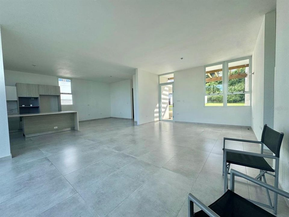 En Venta: $690,000 (3 camas, 2 baños, 1494 Pies cuadrados)