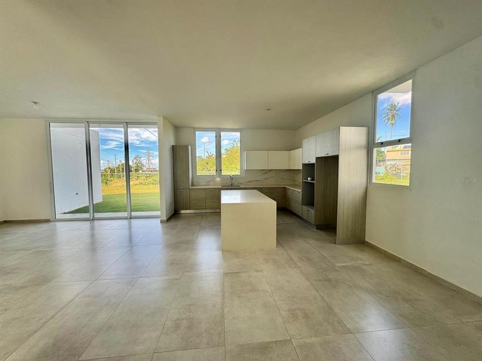 En Venta: $690,000 (3 camas, 2 baños, 1494 Pies cuadrados)