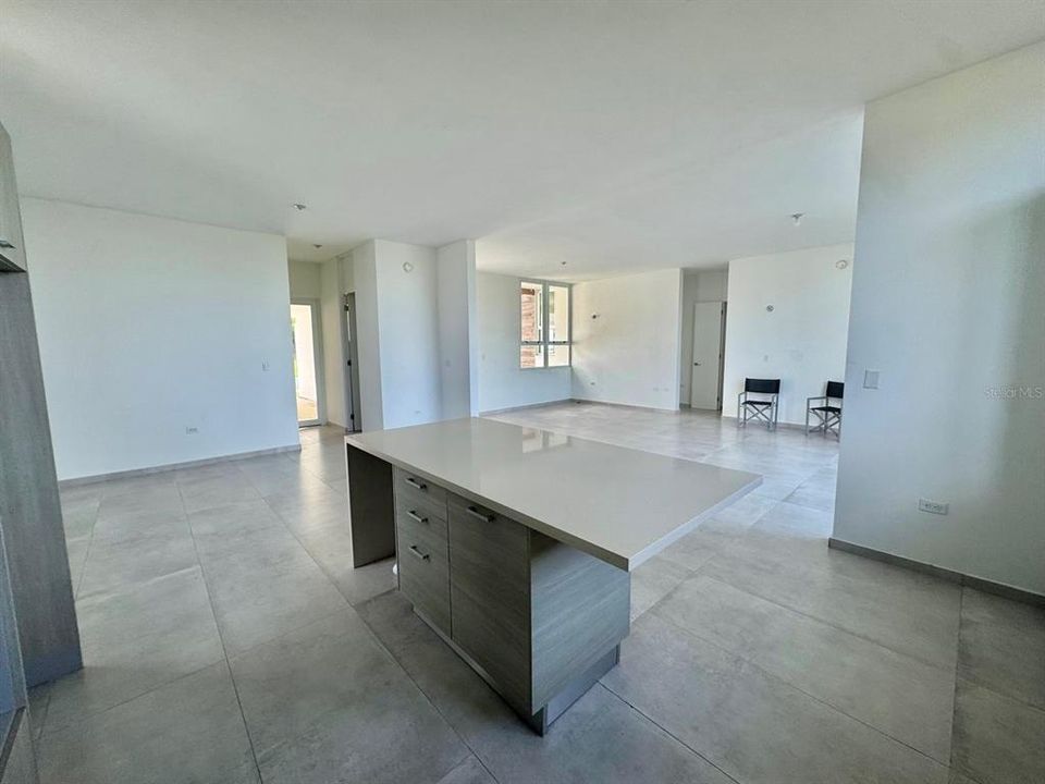 En Venta: $690,000 (3 camas, 2 baños, 1494 Pies cuadrados)