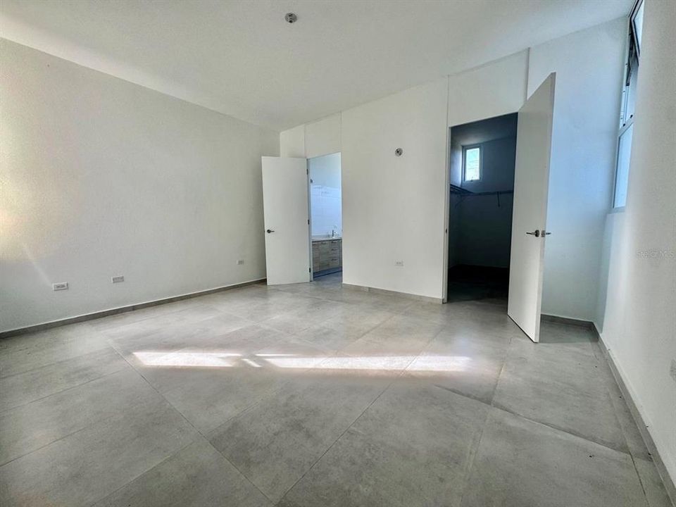 En Venta: $690,000 (3 camas, 2 baños, 1494 Pies cuadrados)