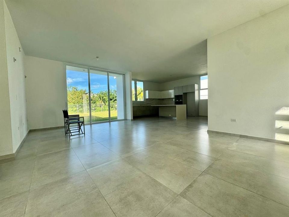 En Venta: $690,000 (3 camas, 2 baños, 1494 Pies cuadrados)