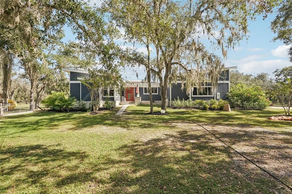 For Sale: $1,300,000 (4 beds, 2 baths, 2809 Square Feet)