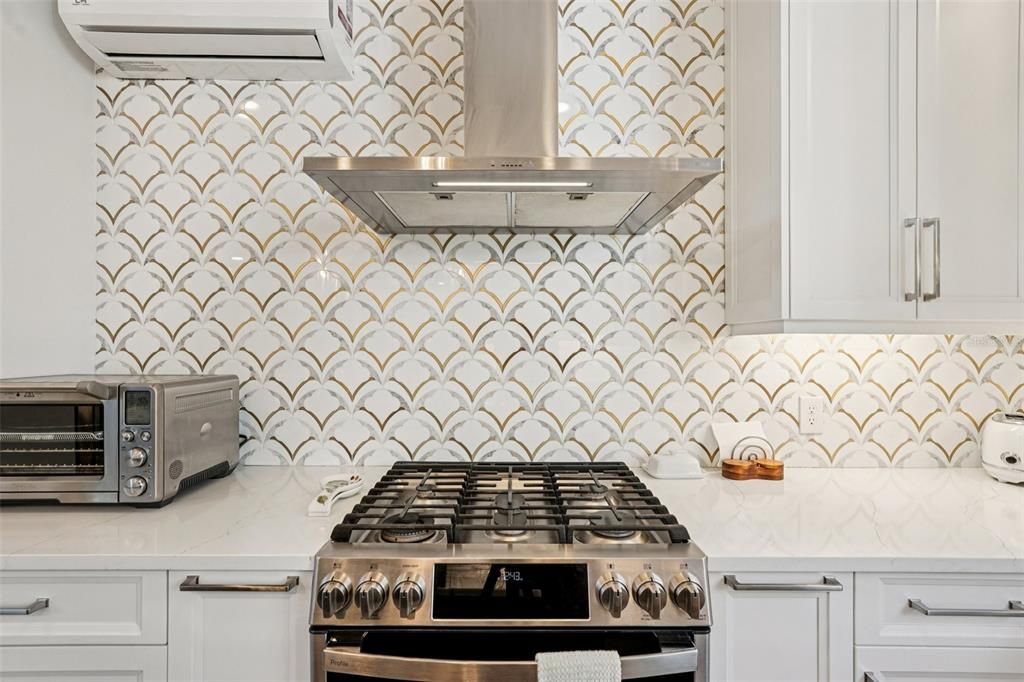 For Sale: $1,300,000 (4 beds, 2 baths, 2809 Square Feet)