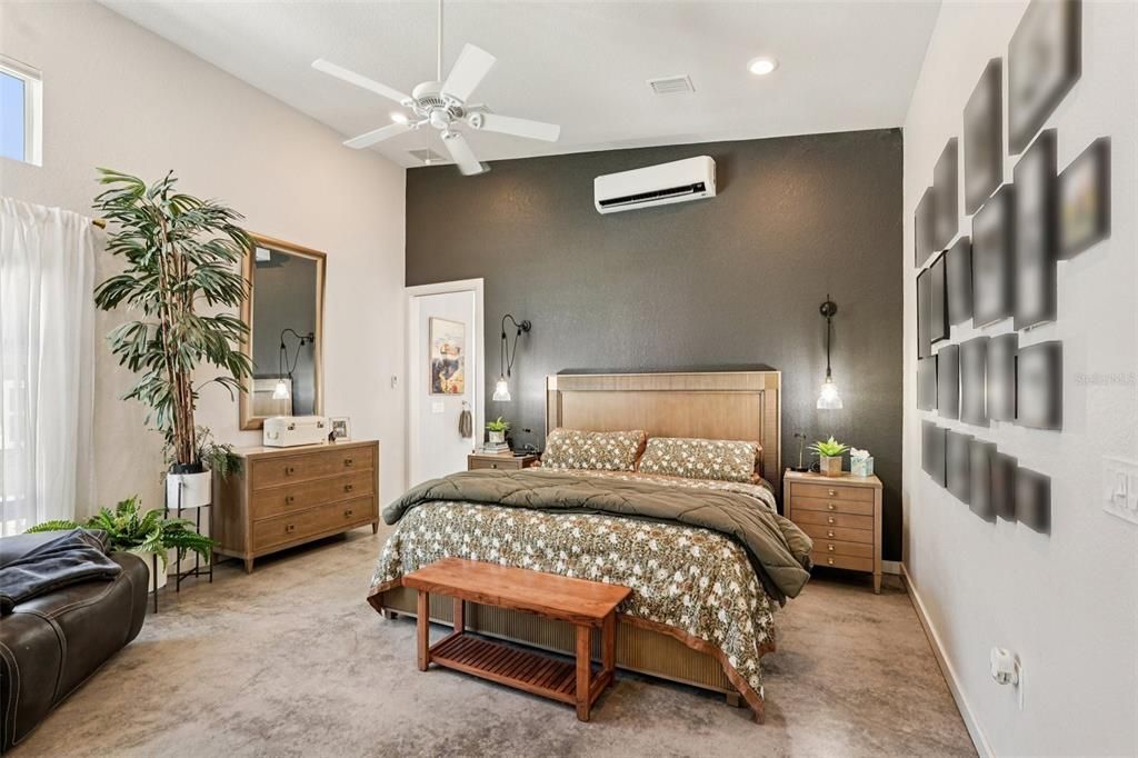 For Sale: $1,300,000 (4 beds, 2 baths, 2809 Square Feet)