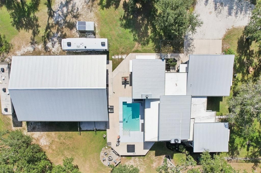 For Sale: $1,300,000 (4 beds, 2 baths, 2809 Square Feet)