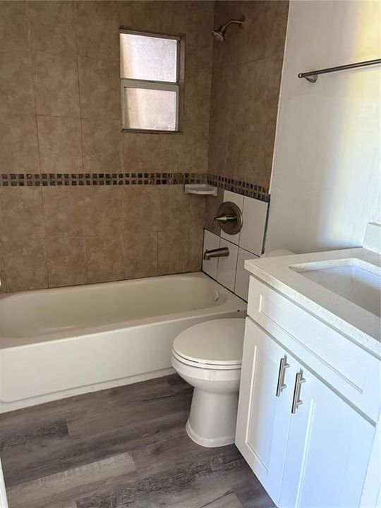 Activo con contrato: $800,000 (6 camas, 0 baños, 2892 Pies cuadrados)