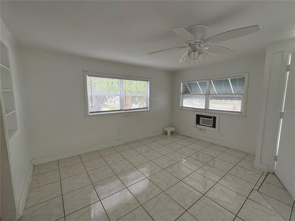 Activo con contrato: $800,000 (6 camas, 0 baños, 2892 Pies cuadrados)