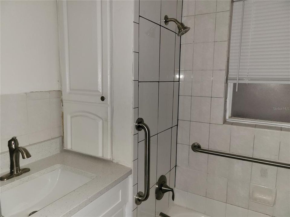 Activo con contrato: $800,000 (6 camas, 0 baños, 2892 Pies cuadrados)