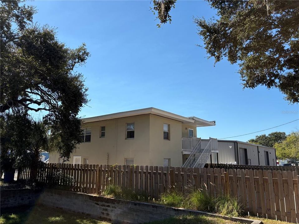 Activo con contrato: $800,000 (6 camas, 0 baños, 2892 Pies cuadrados)