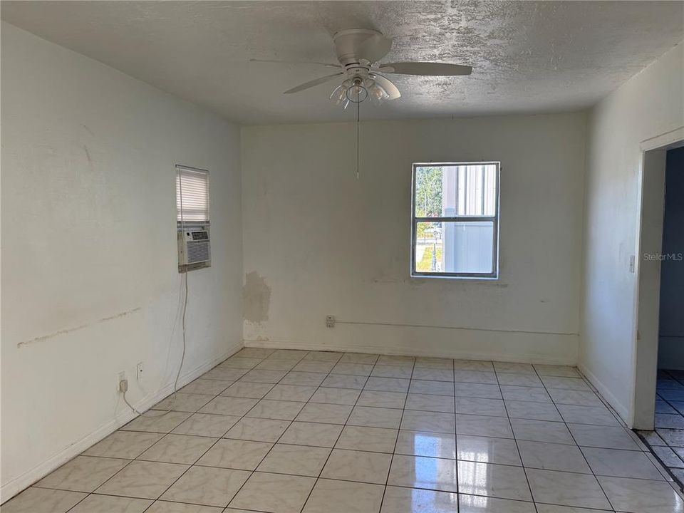 Activo con contrato: $800,000 (6 camas, 0 baños, 2892 Pies cuadrados)