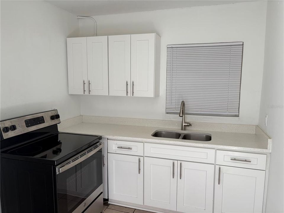 Activo con contrato: $800,000 (6 camas, 0 baños, 2892 Pies cuadrados)