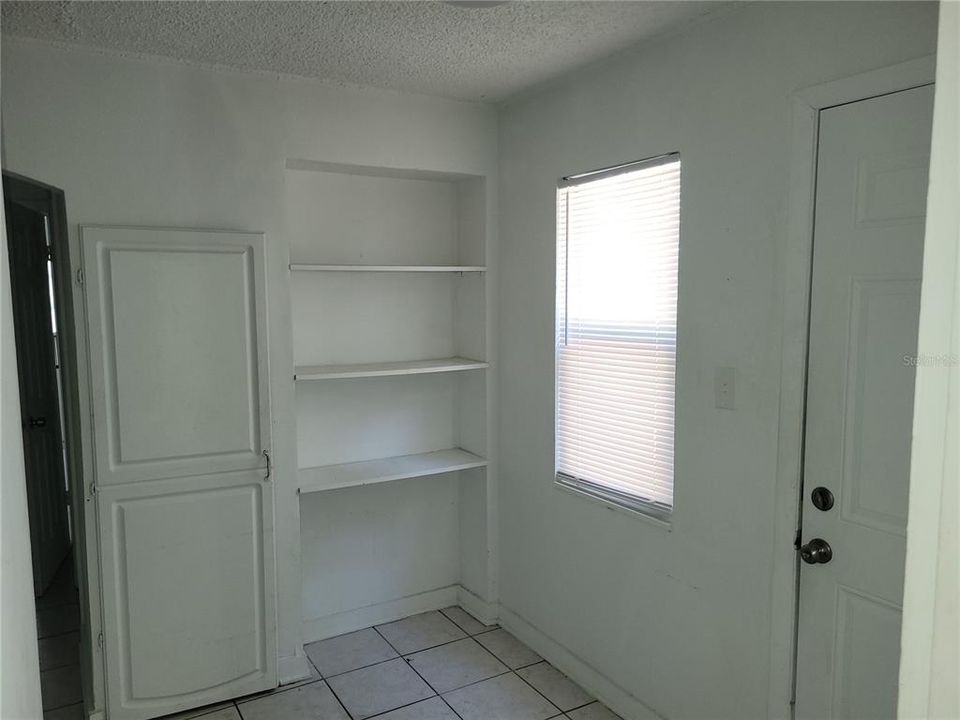 Activo con contrato: $800,000 (6 camas, 0 baños, 2892 Pies cuadrados)