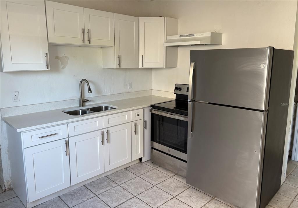 Activo con contrato: $800,000 (6 camas, 0 baños, 2892 Pies cuadrados)