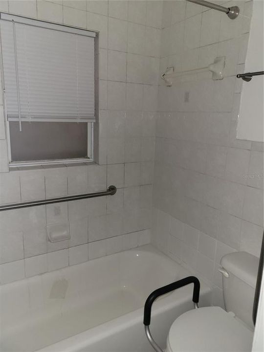 Activo con contrato: $800,000 (6 camas, 0 baños, 2892 Pies cuadrados)